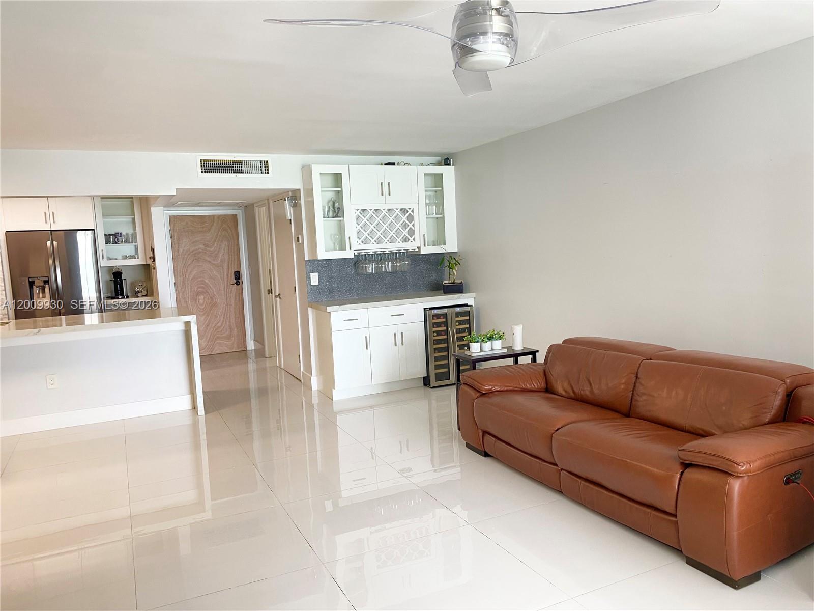 6450 Collins Ave # 1004