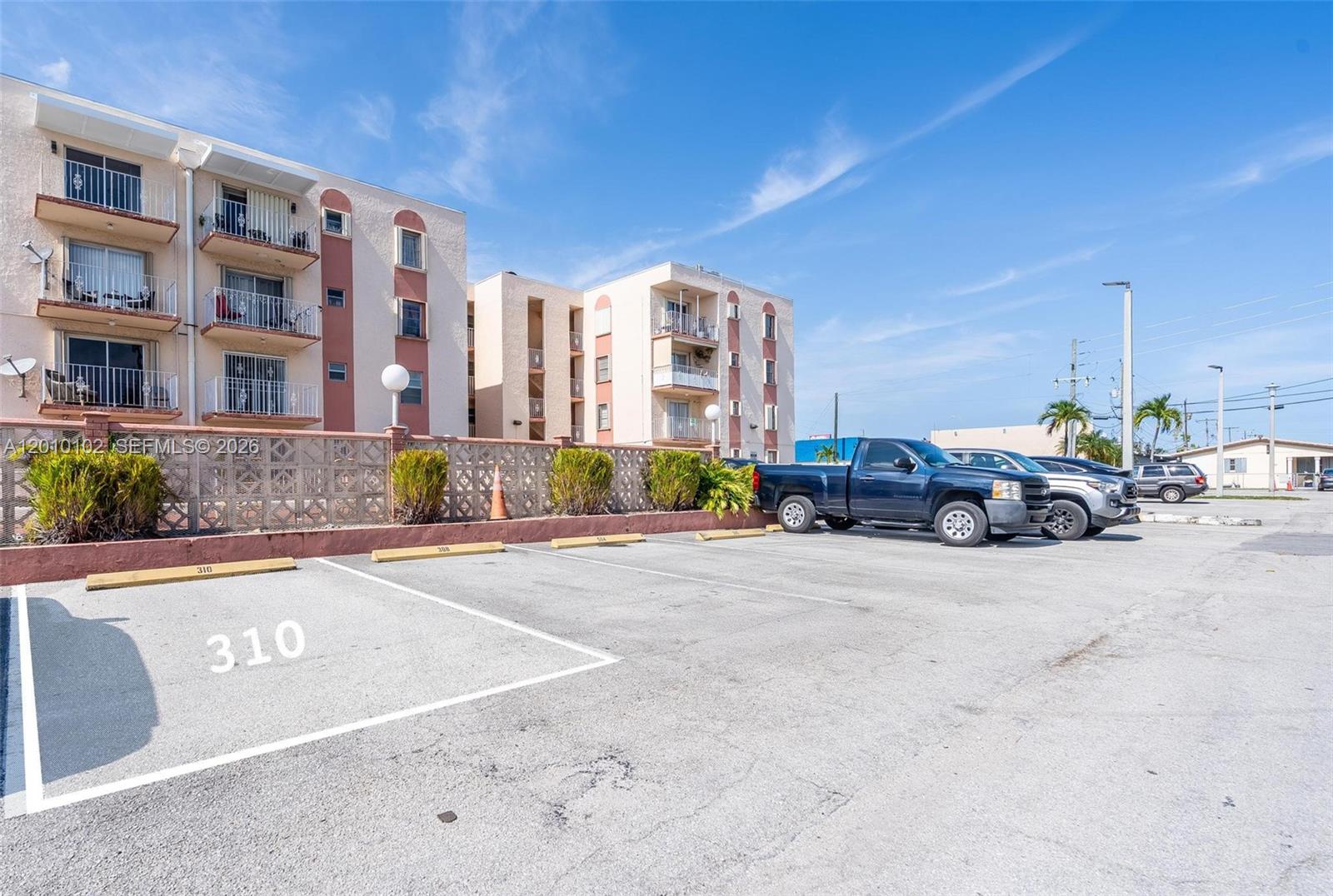 6820 W Flagler St # 310