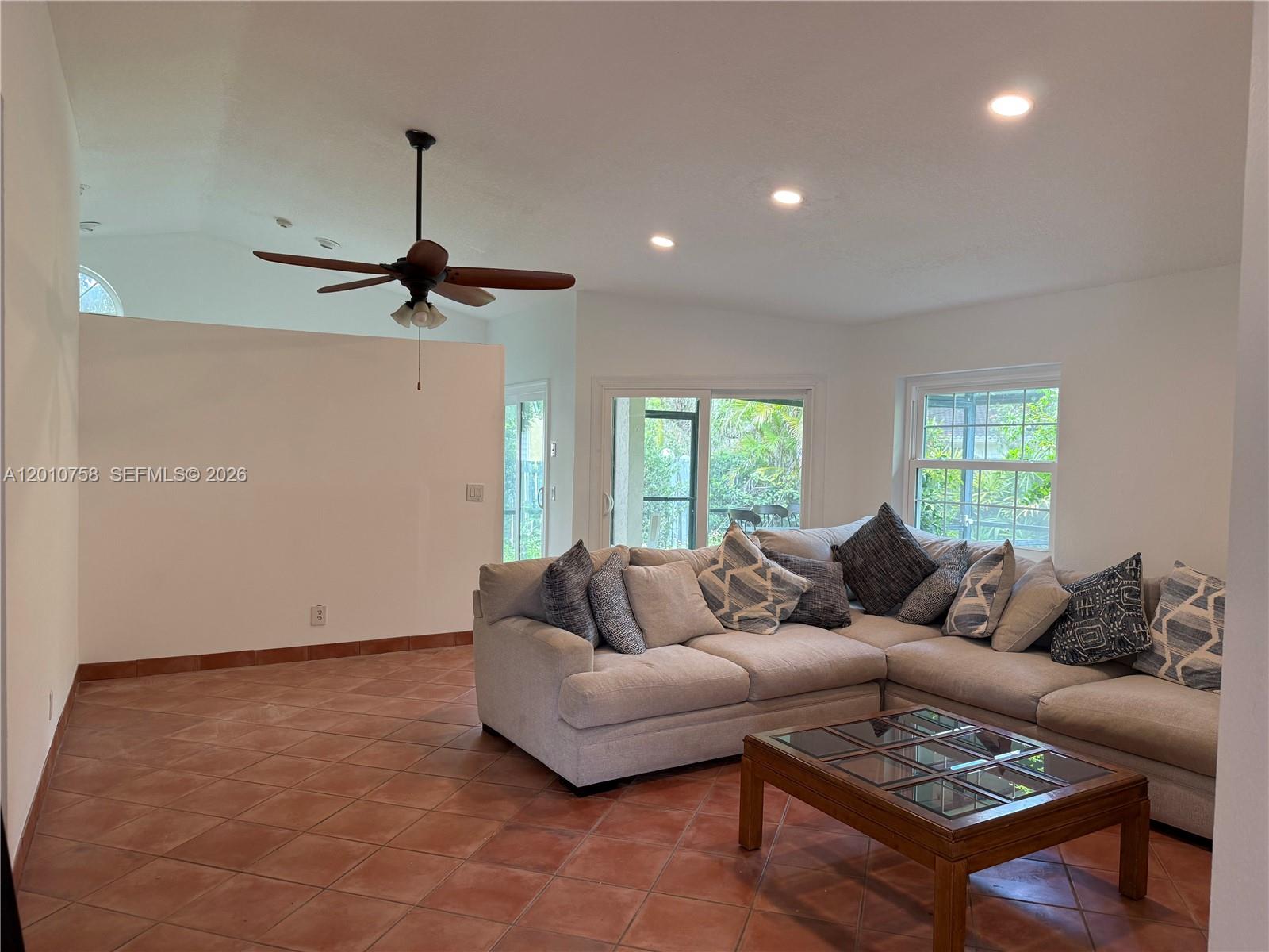 1407 Seagrape Cir