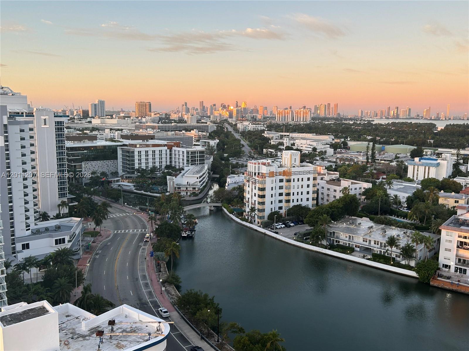 2555 Collins Ave # 2014