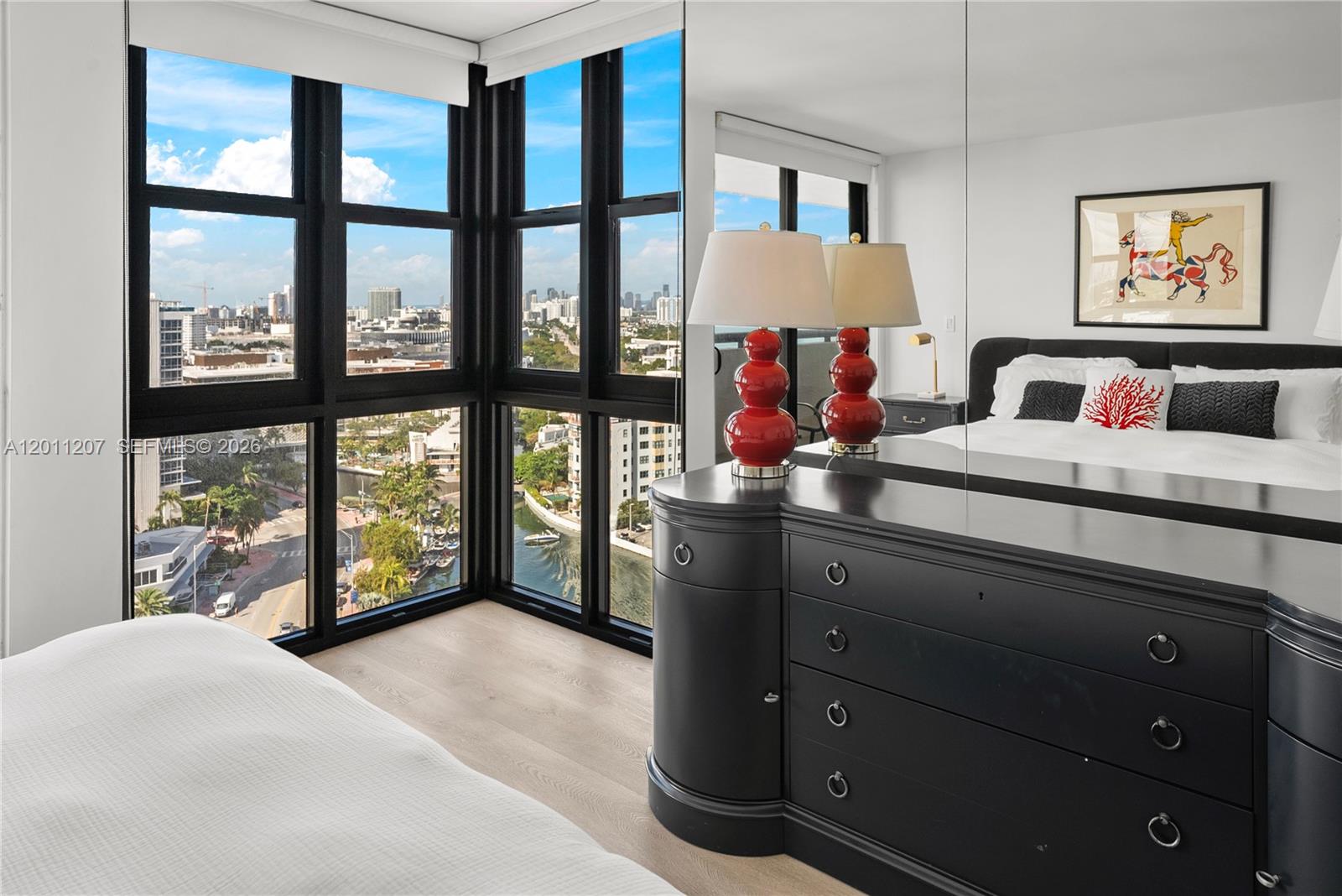 2555 Collins Ave # 2014