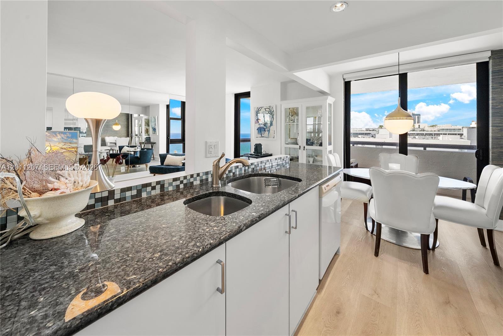 2555 Collins Ave # 2014
