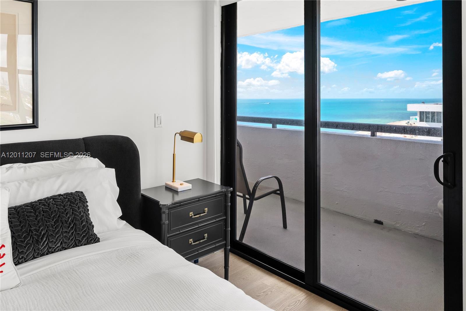2555 Collins Ave # 2014
