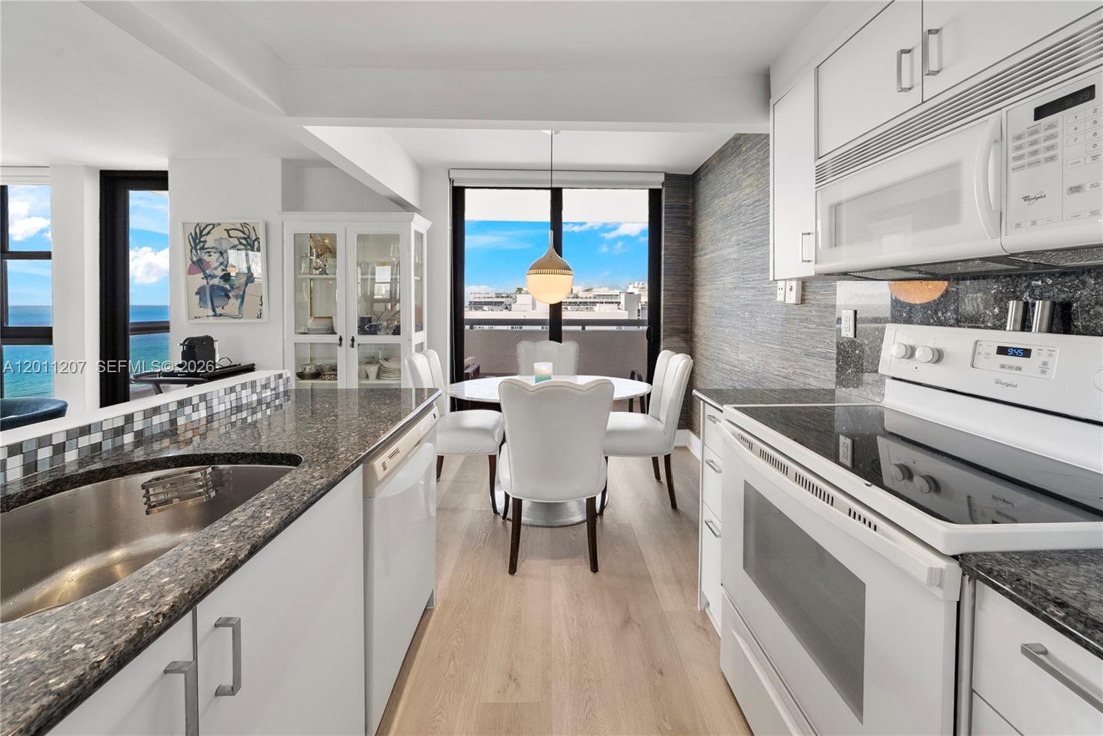 2555 Collins Ave # 2014