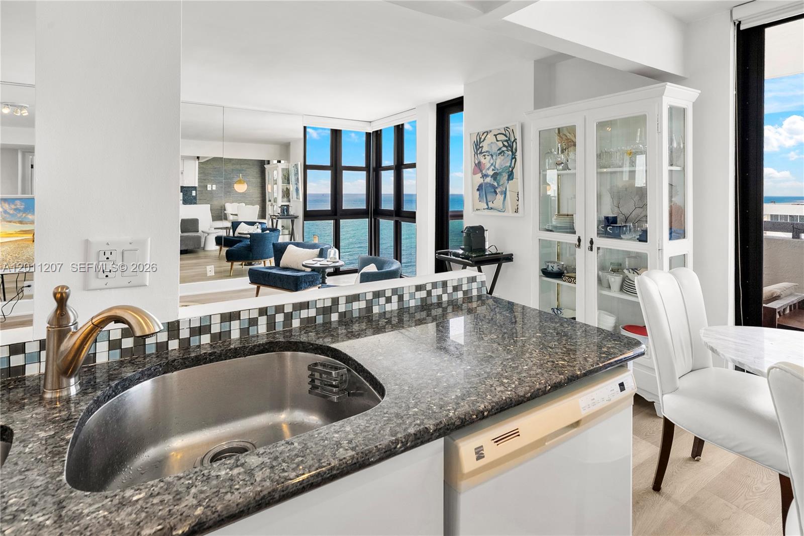 2555 Collins Ave # 2014