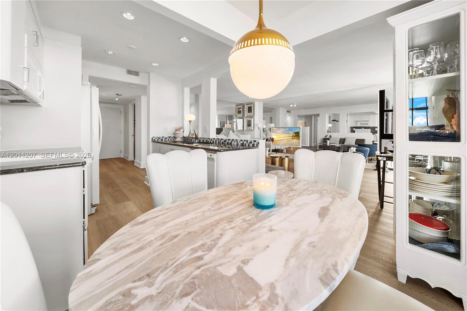 2555 Collins Ave # 2014