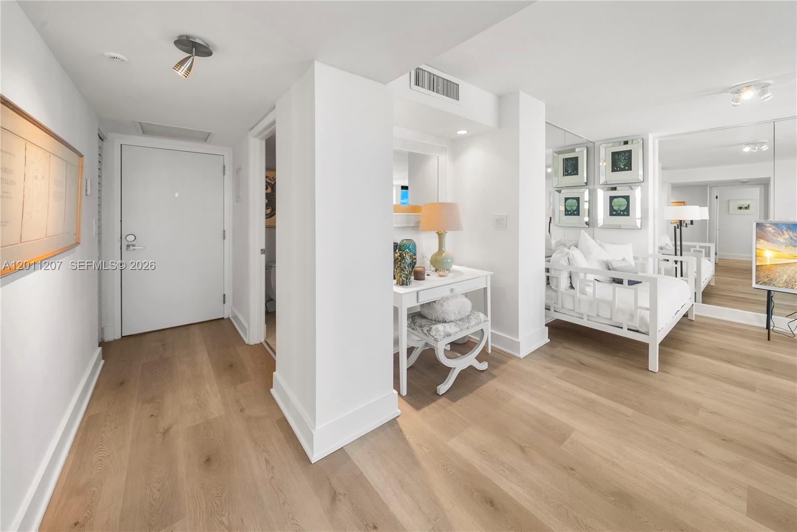 2555 Collins Ave # 2014