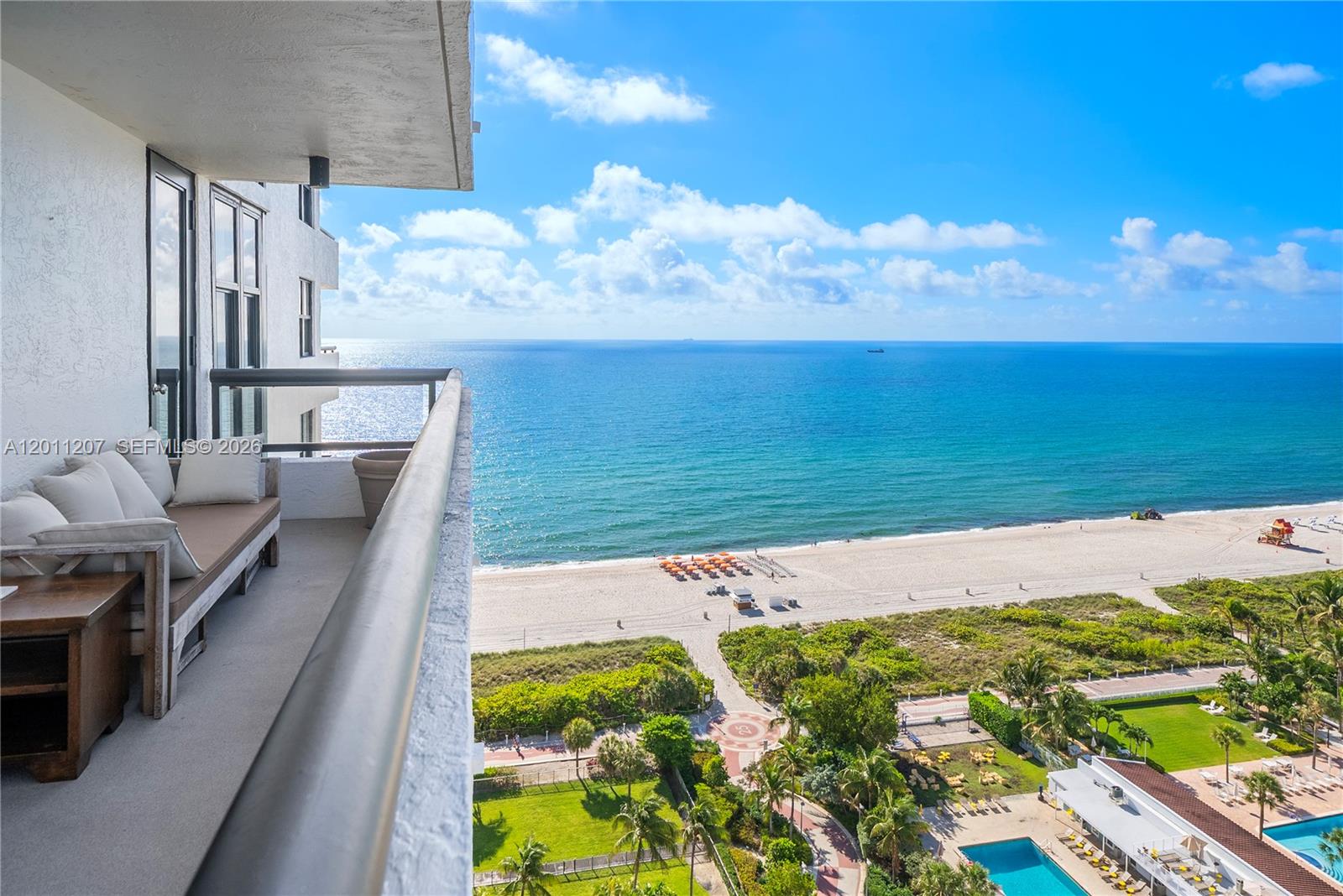 2555 Collins Ave # 2014