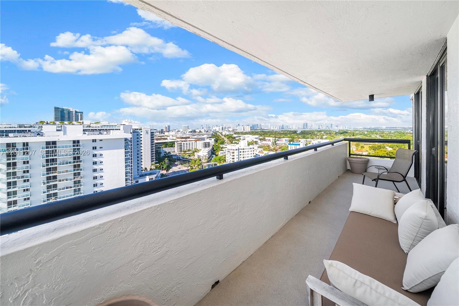 2555 Collins Ave # 2014