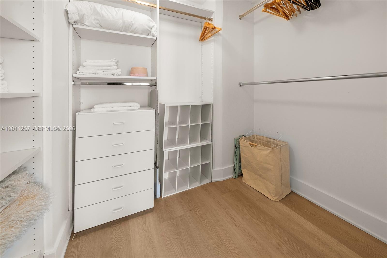 2555 Collins Ave # 2014