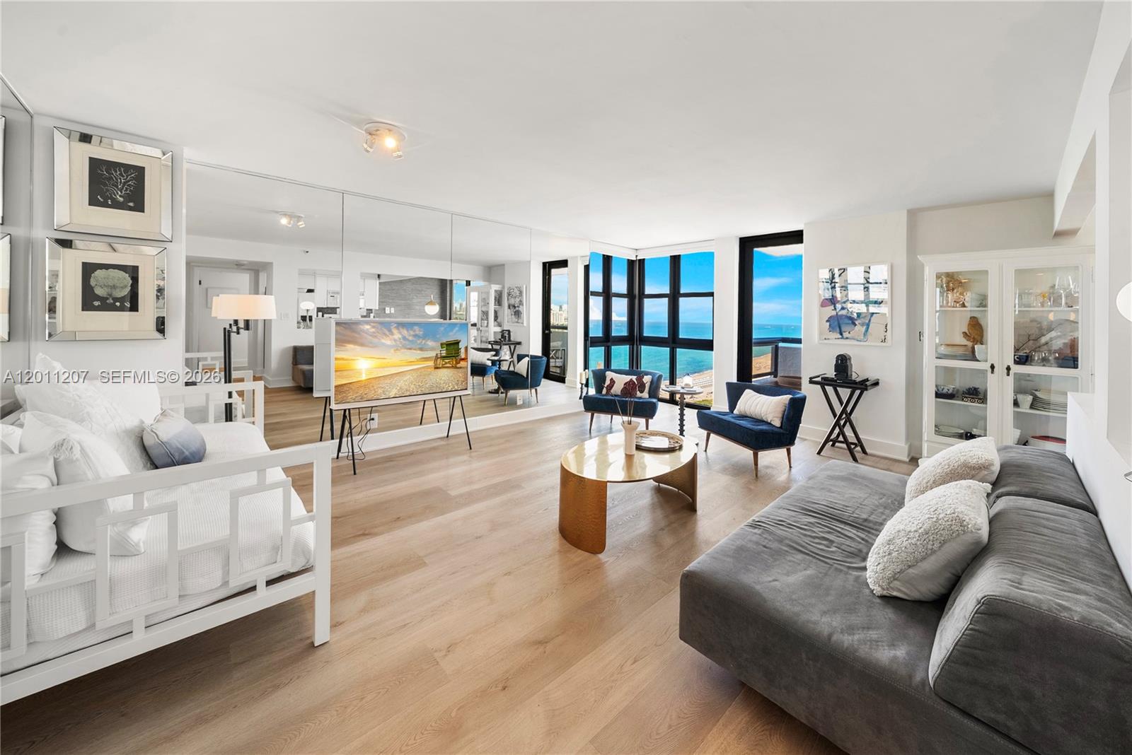 2555 Collins Ave # 2014