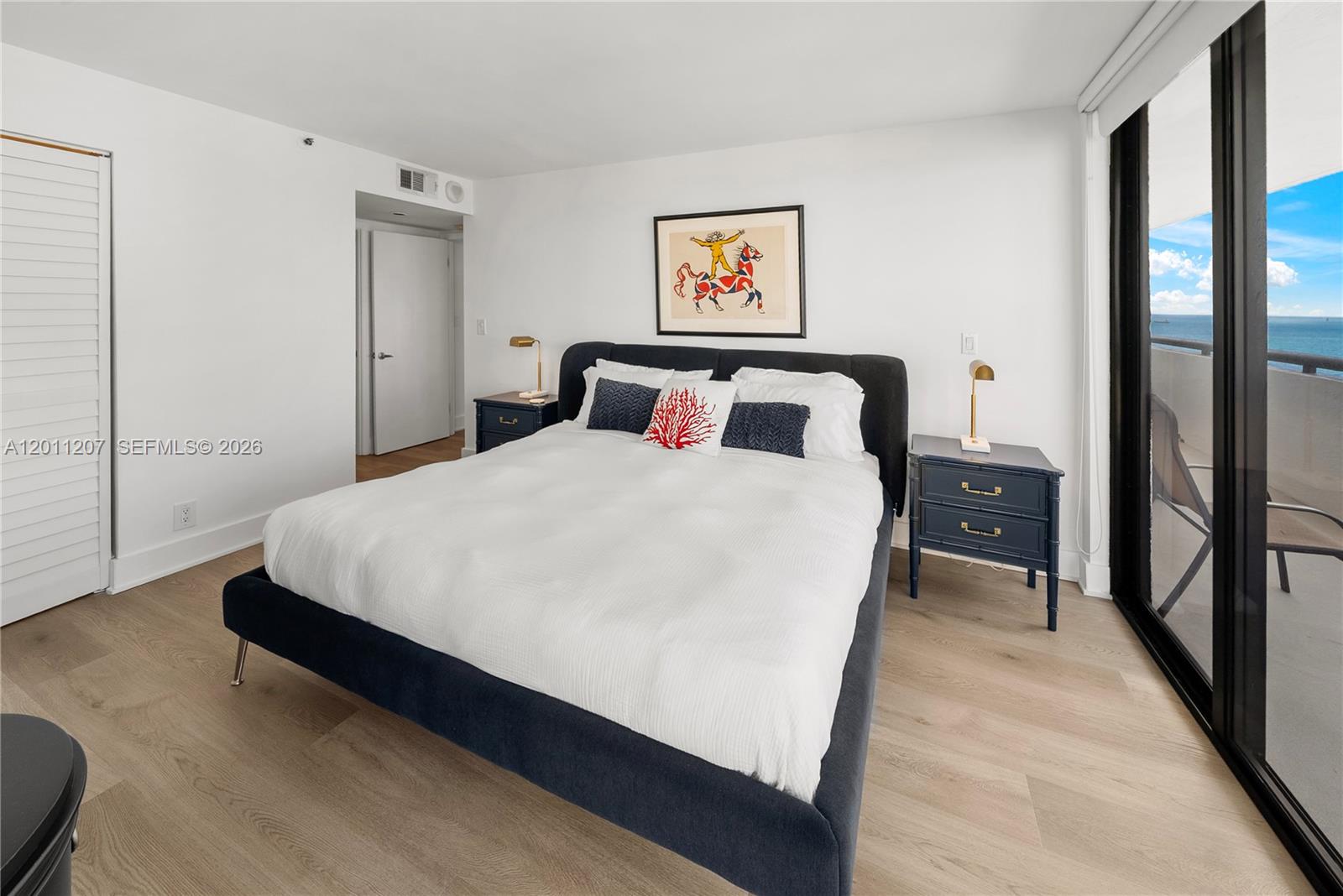 2555 Collins Ave # 2014