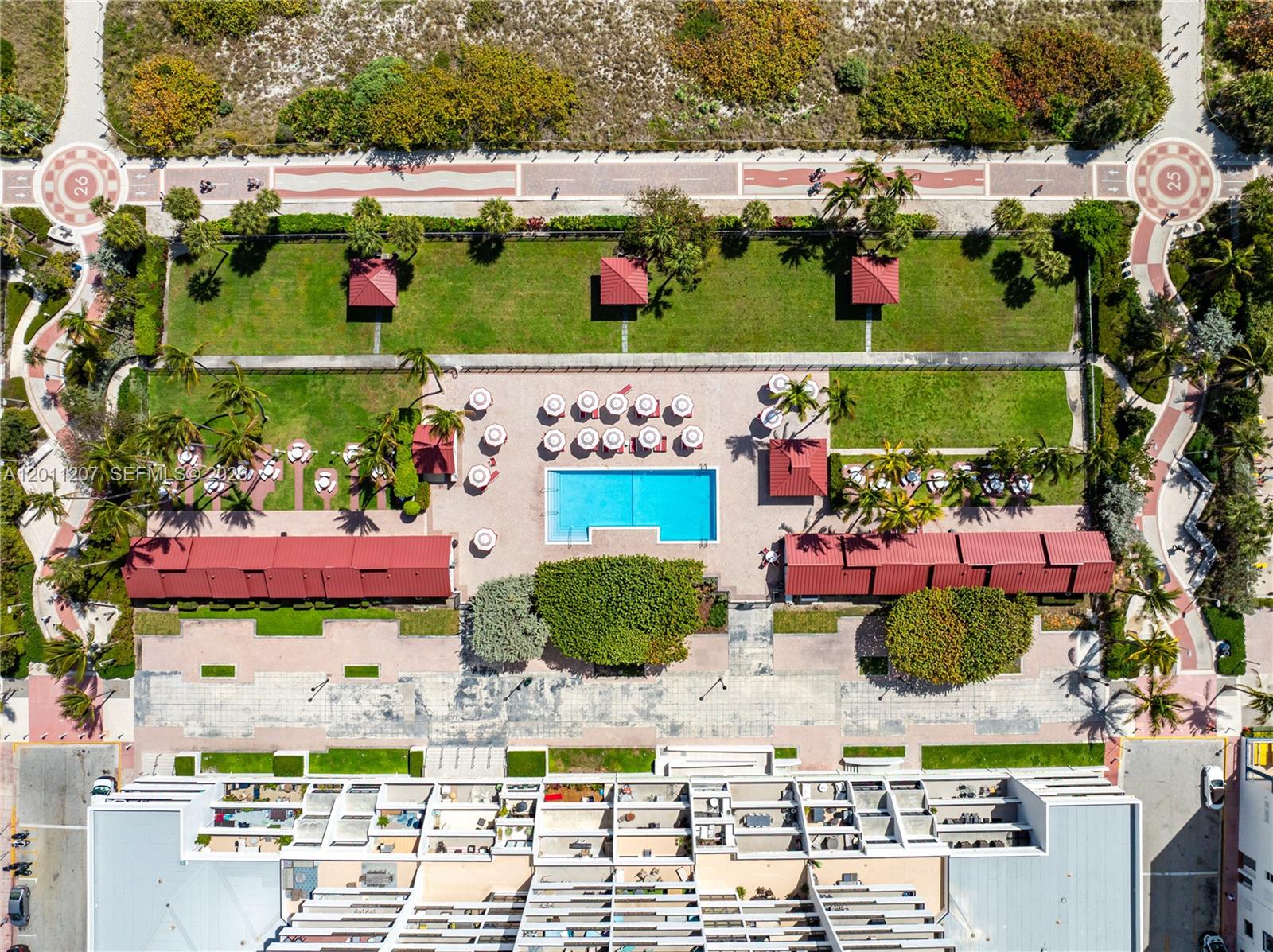 2555 Collins Ave # 2014