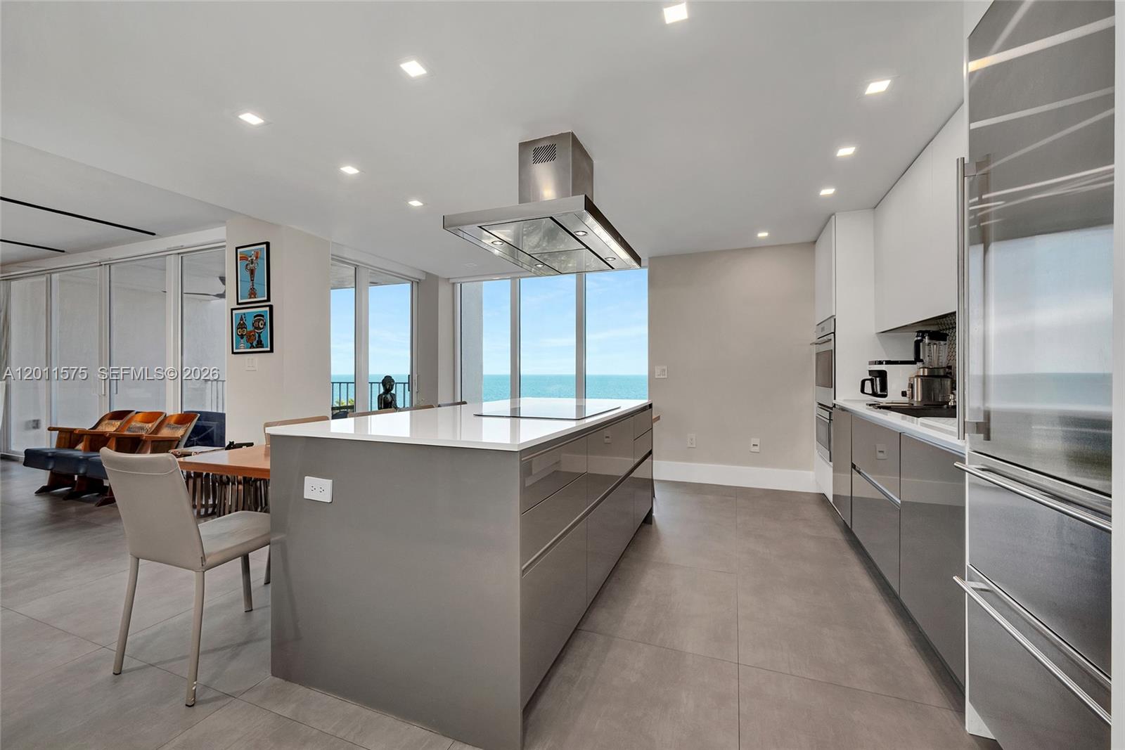 881 Ocean Dr # 7D