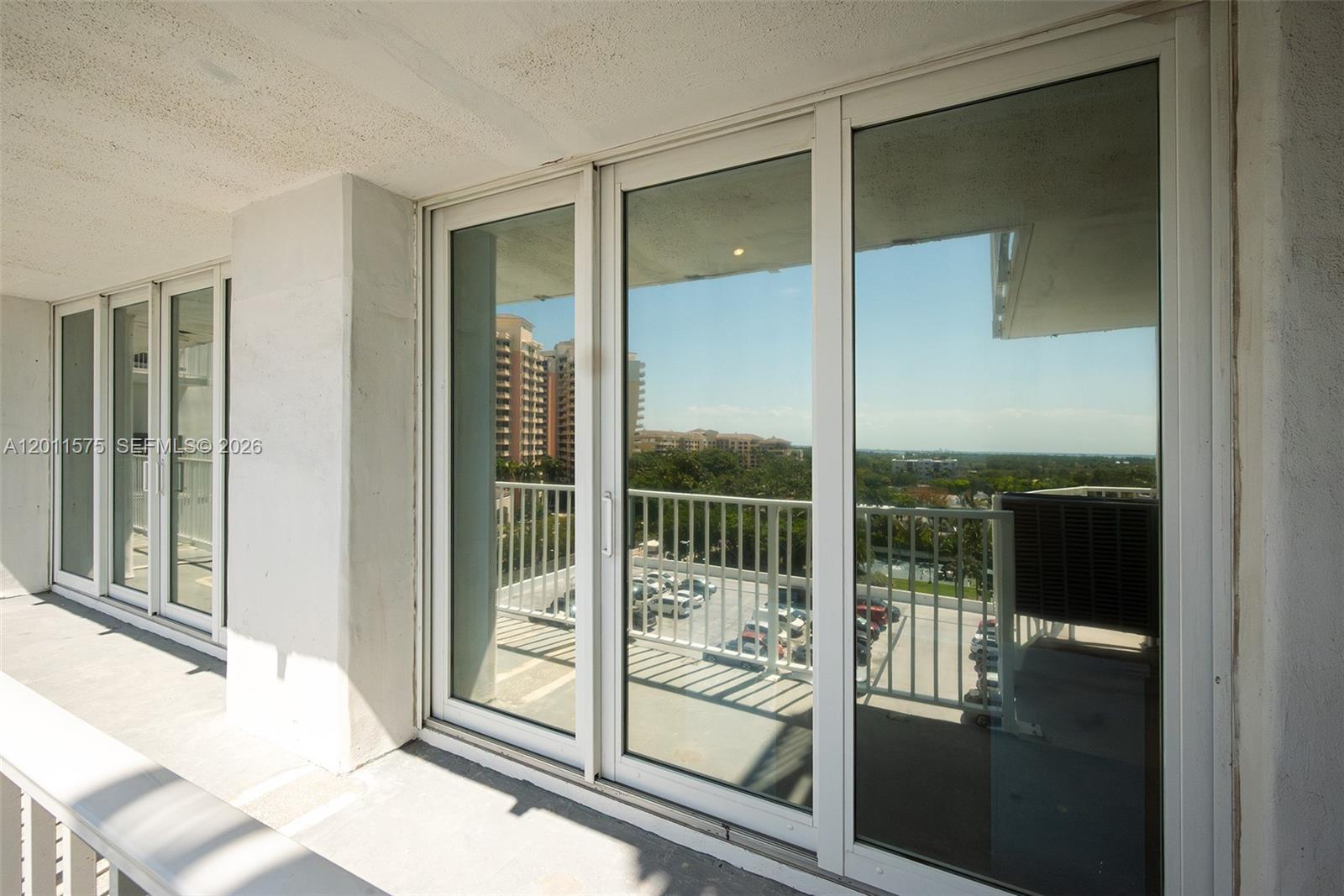 881 Ocean Dr # 7D