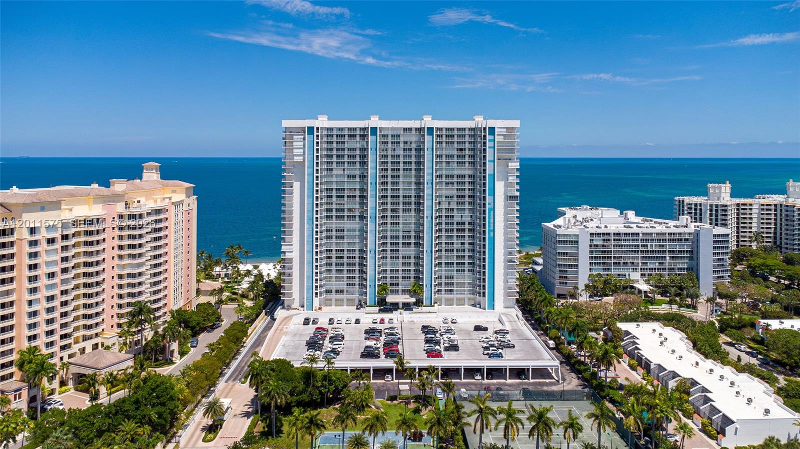 881 Ocean Dr # 7D