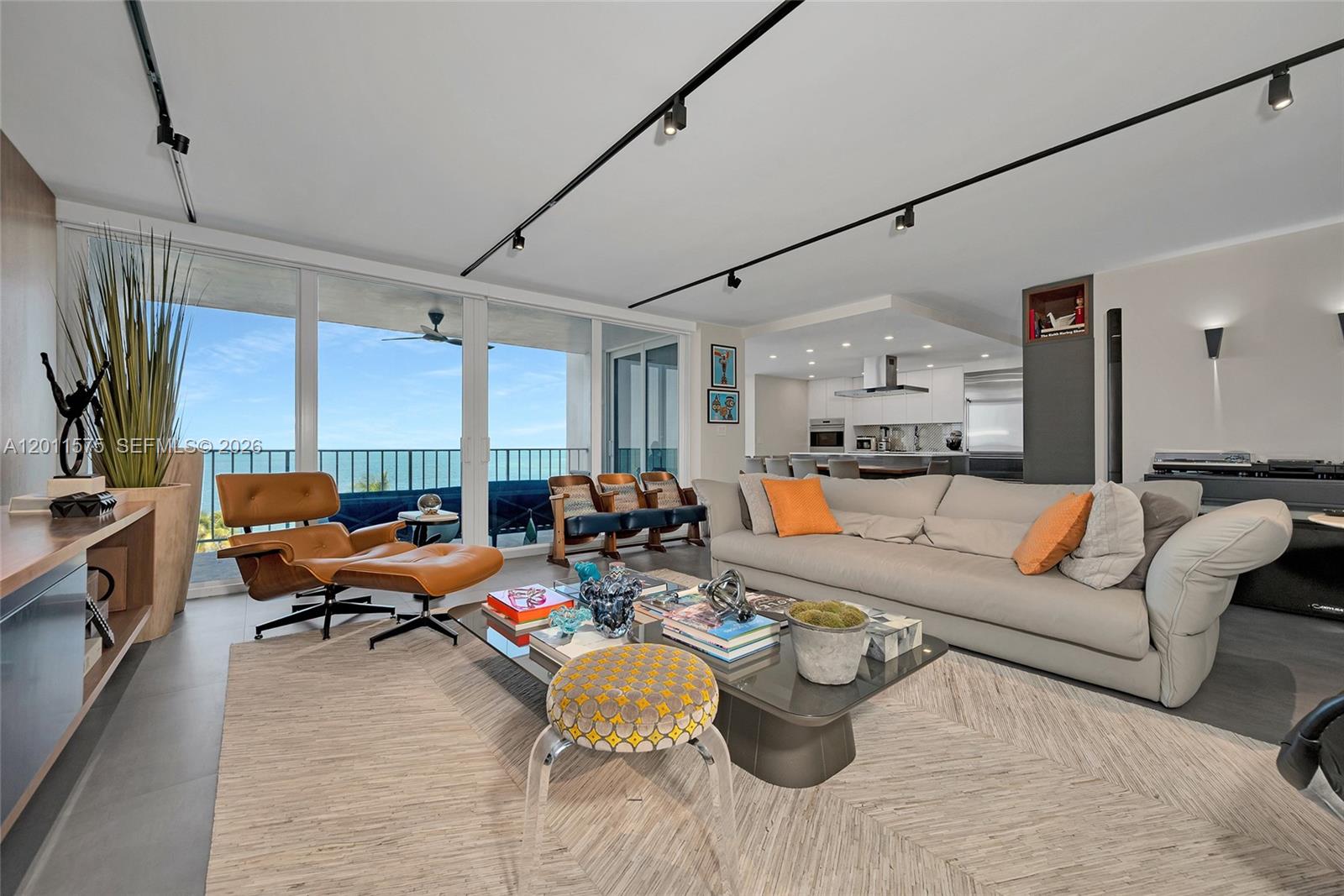 881 Ocean Dr # 7D