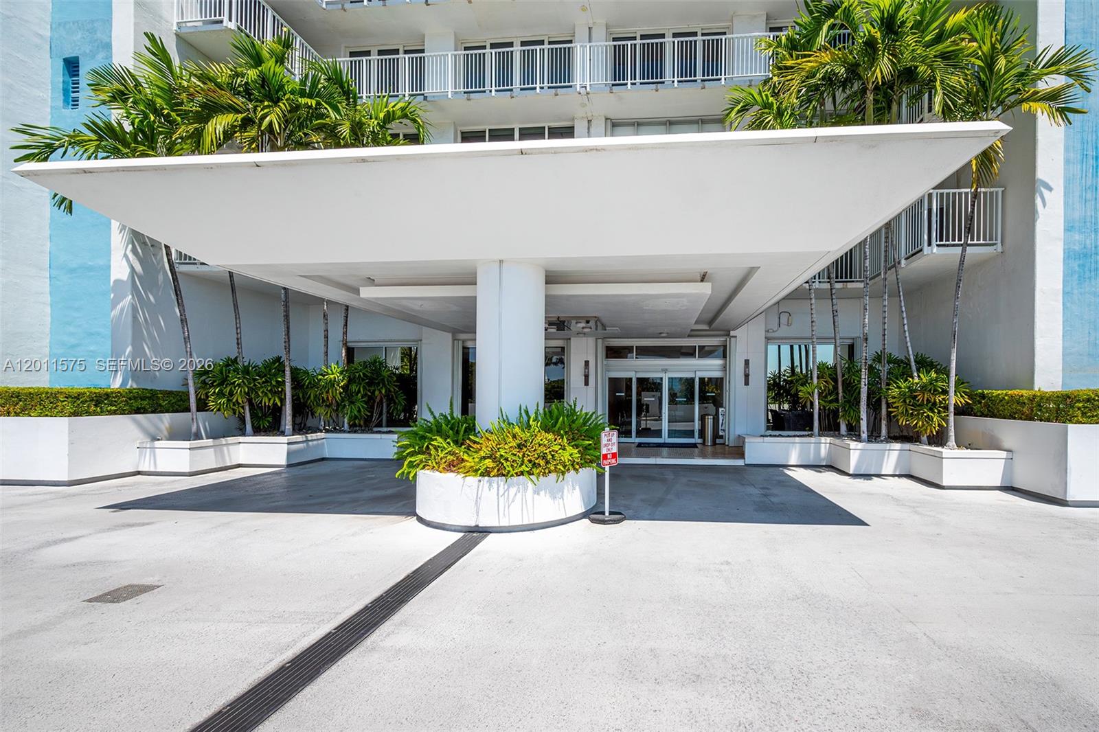 881 Ocean Dr # 7D