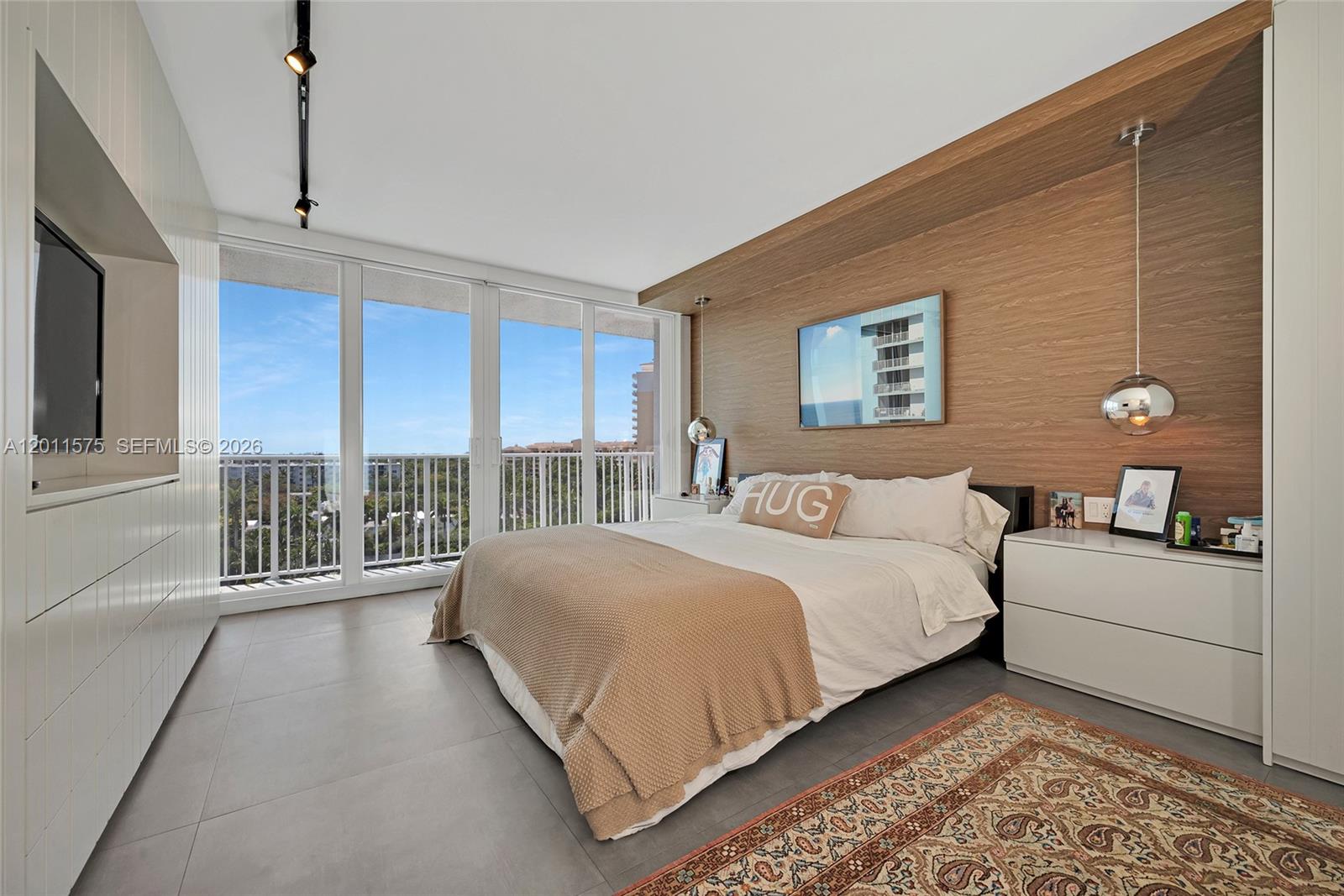 881 Ocean Dr # 7D