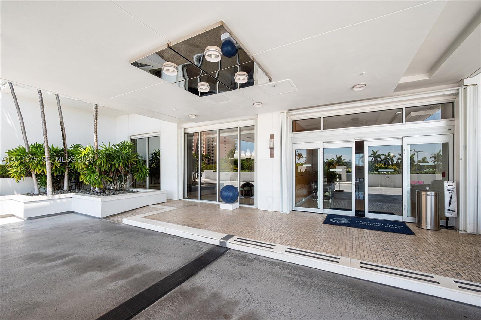 881 Ocean Dr # 7D