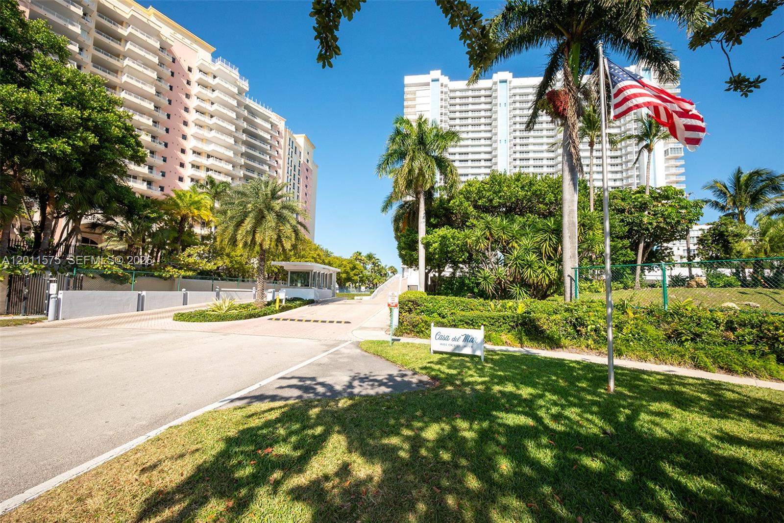 881 Ocean Dr # 7D