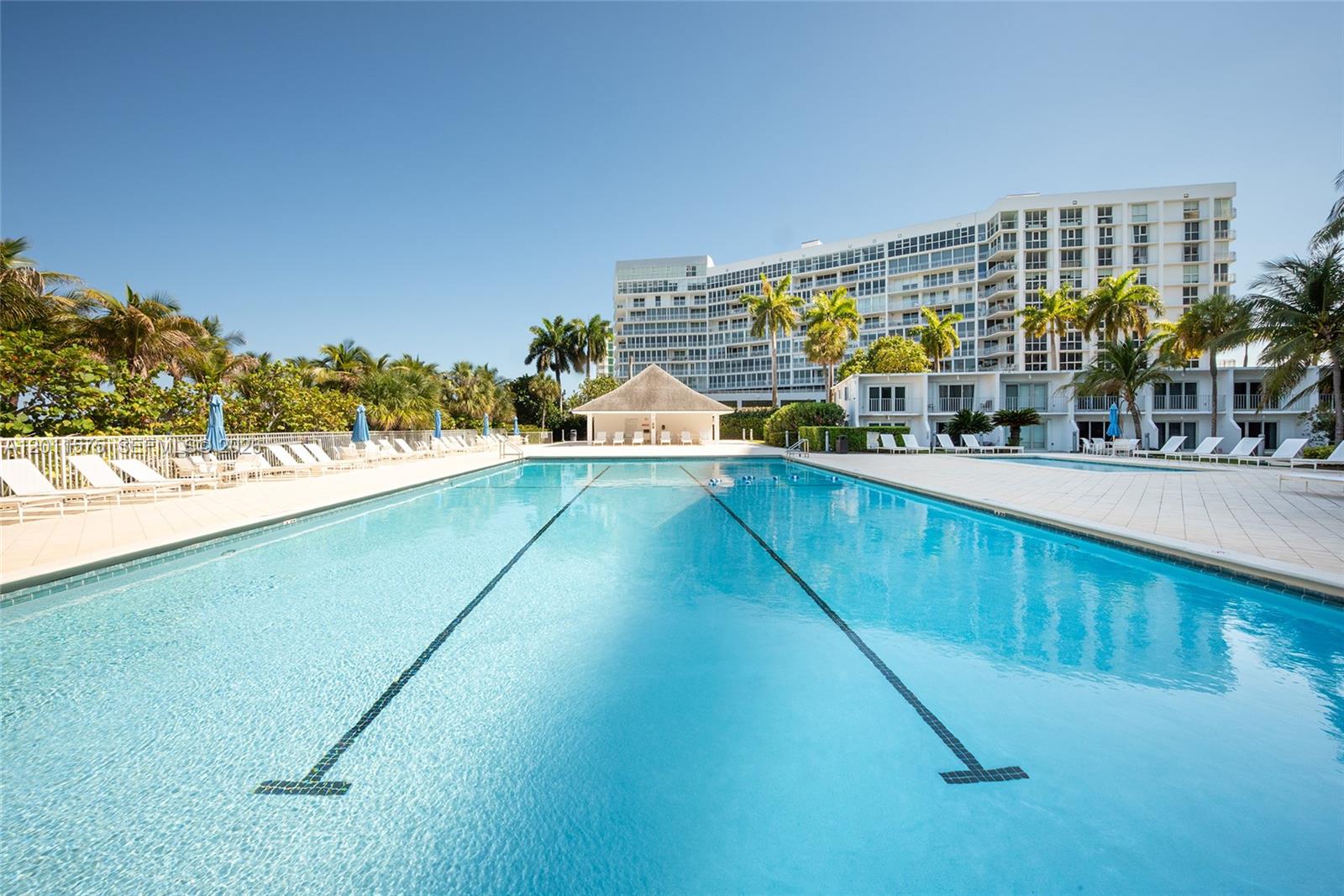 881 Ocean Dr # 7D