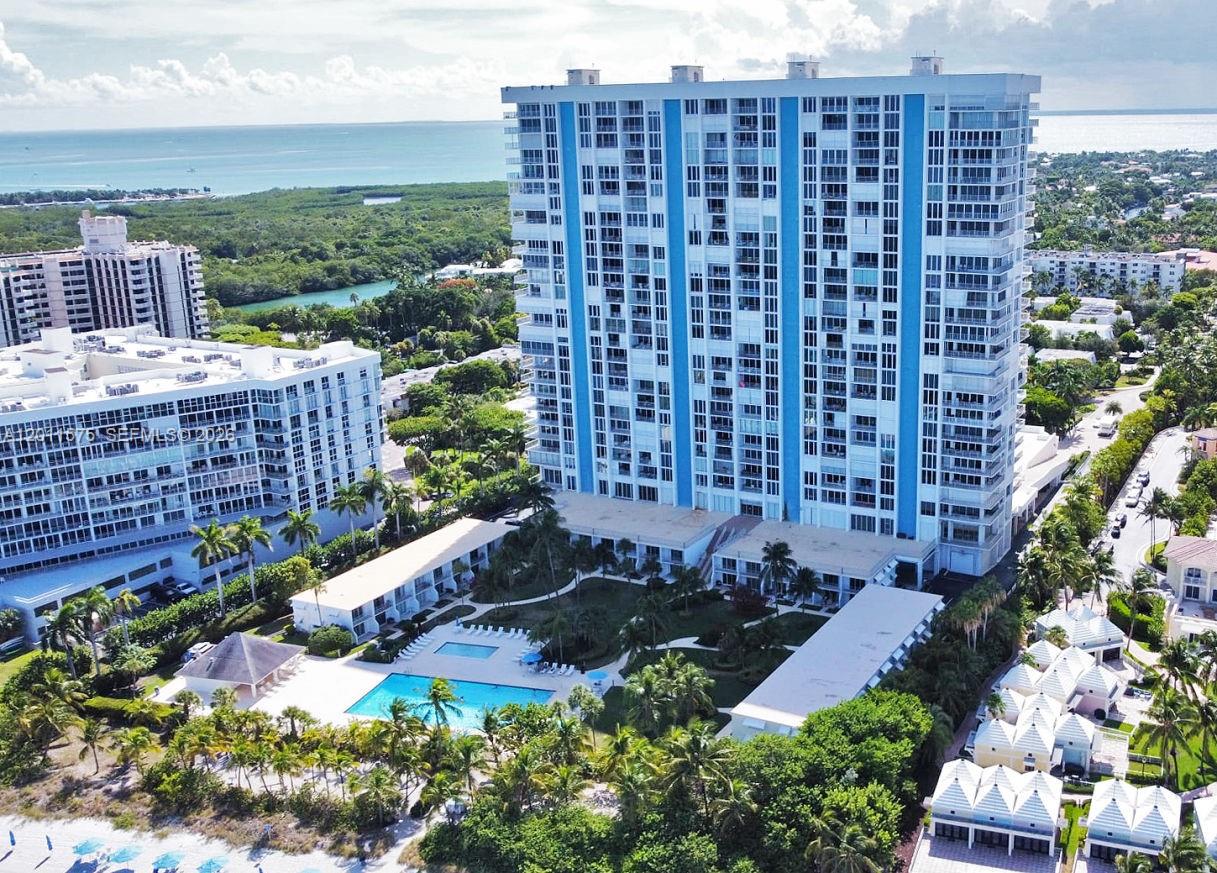 881 Ocean Dr # 7D