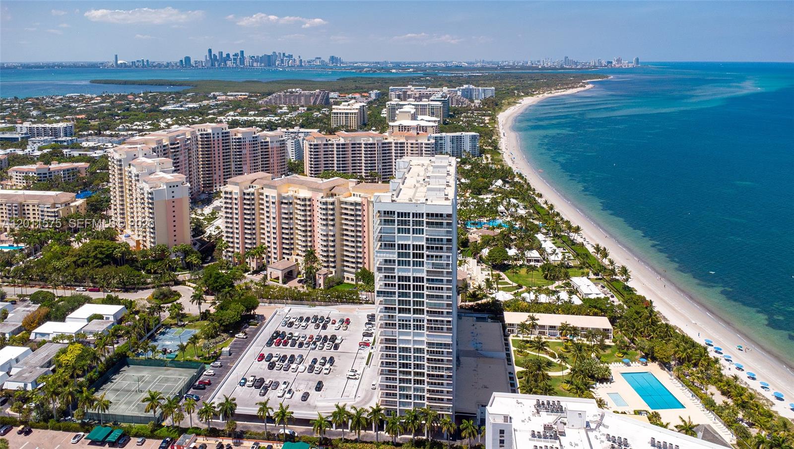 881 Ocean Dr # 7D