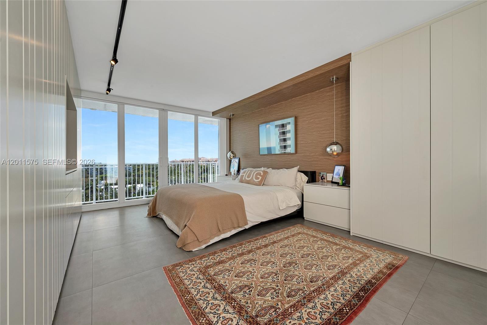 881 Ocean Dr # 7D