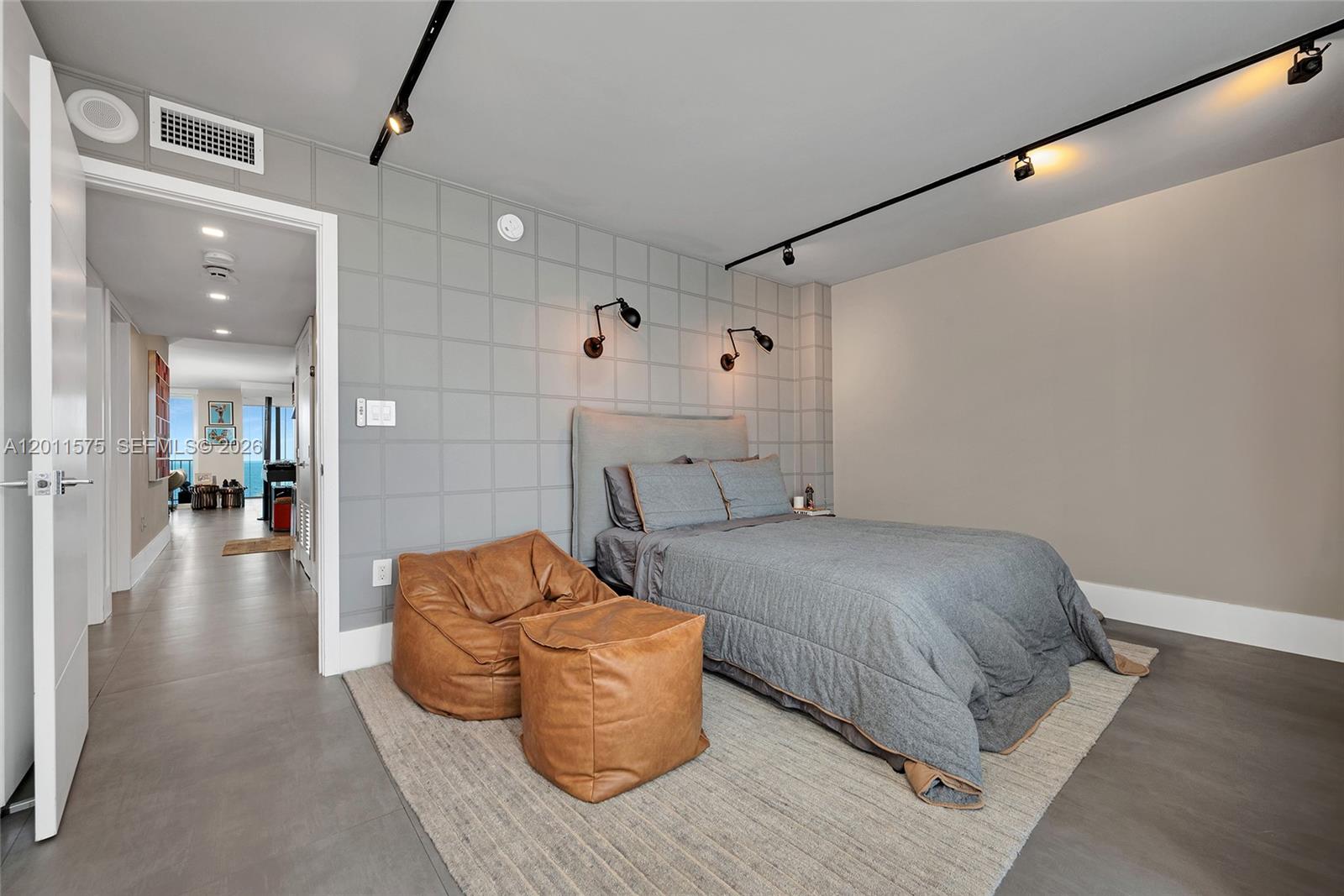 881 Ocean Dr # 7D