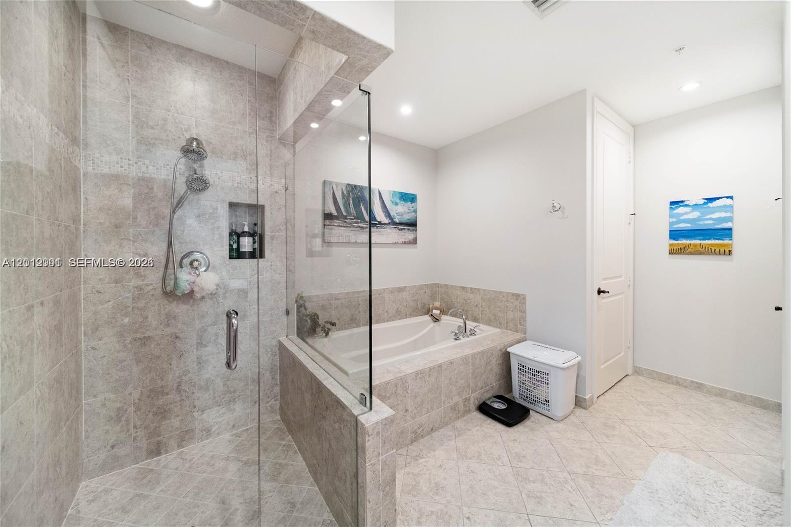 200 NE 2nd Ave # 304