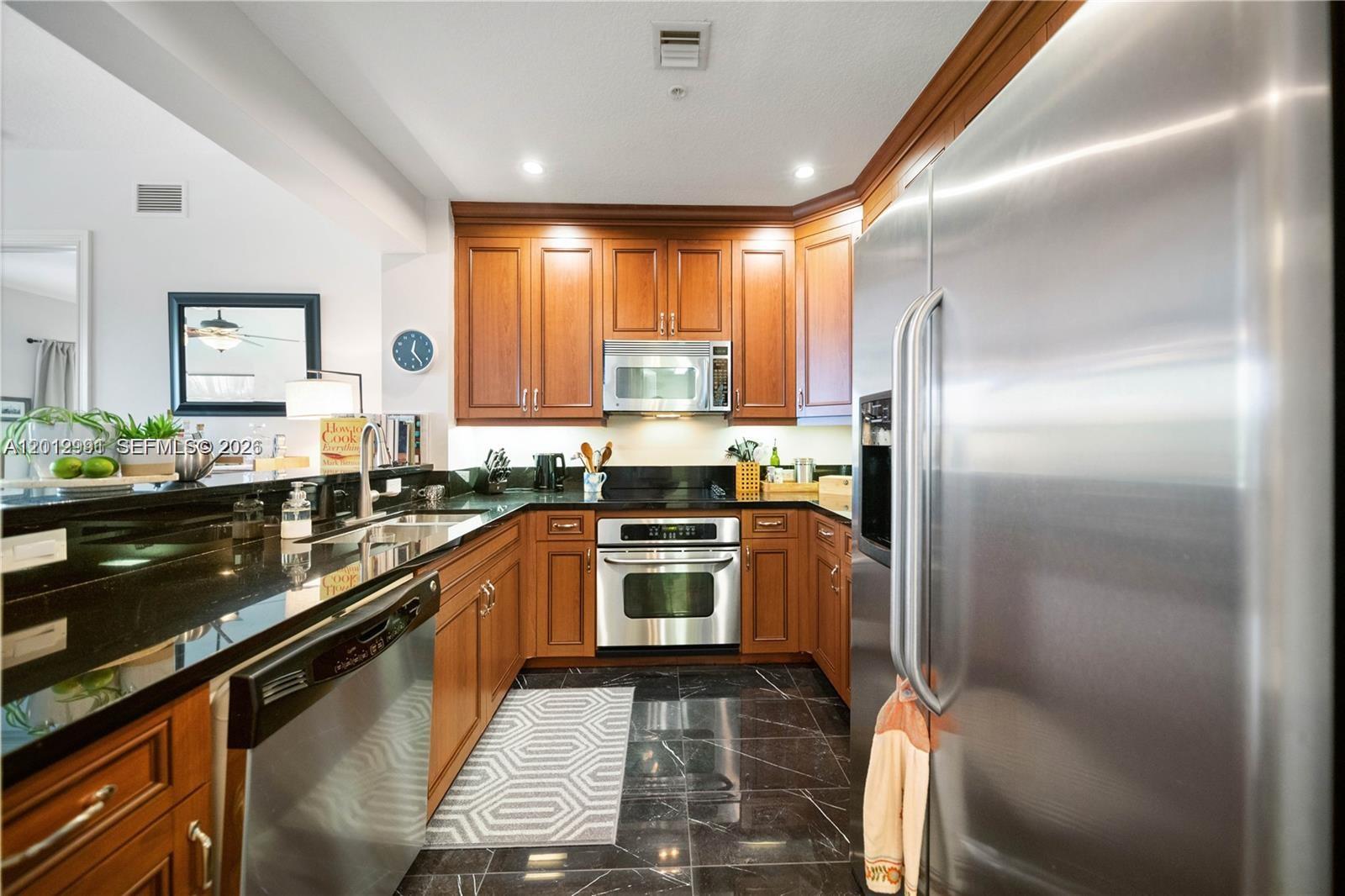200 NE 2nd Ave # 304