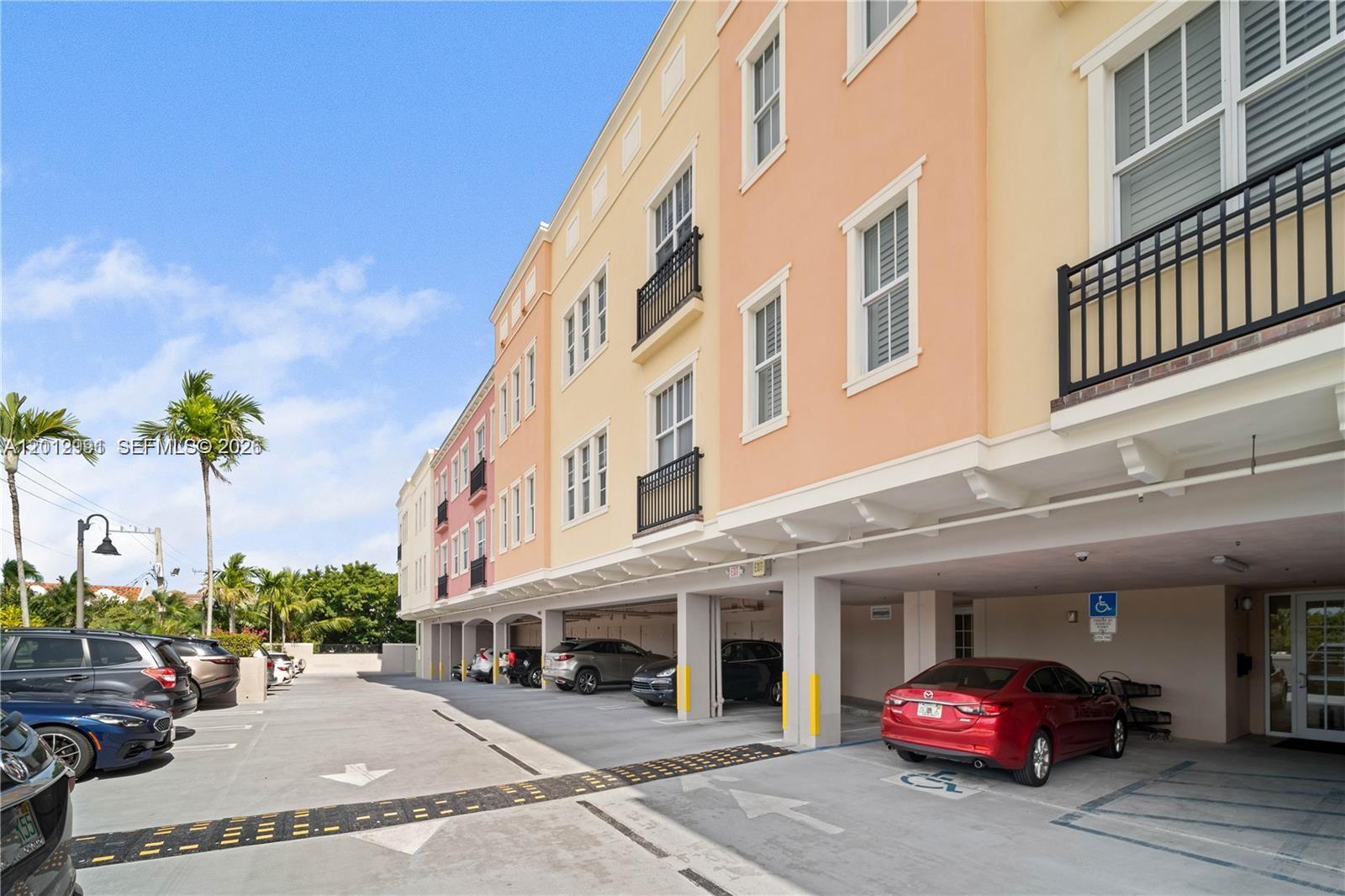 200 NE 2nd Ave # 304
