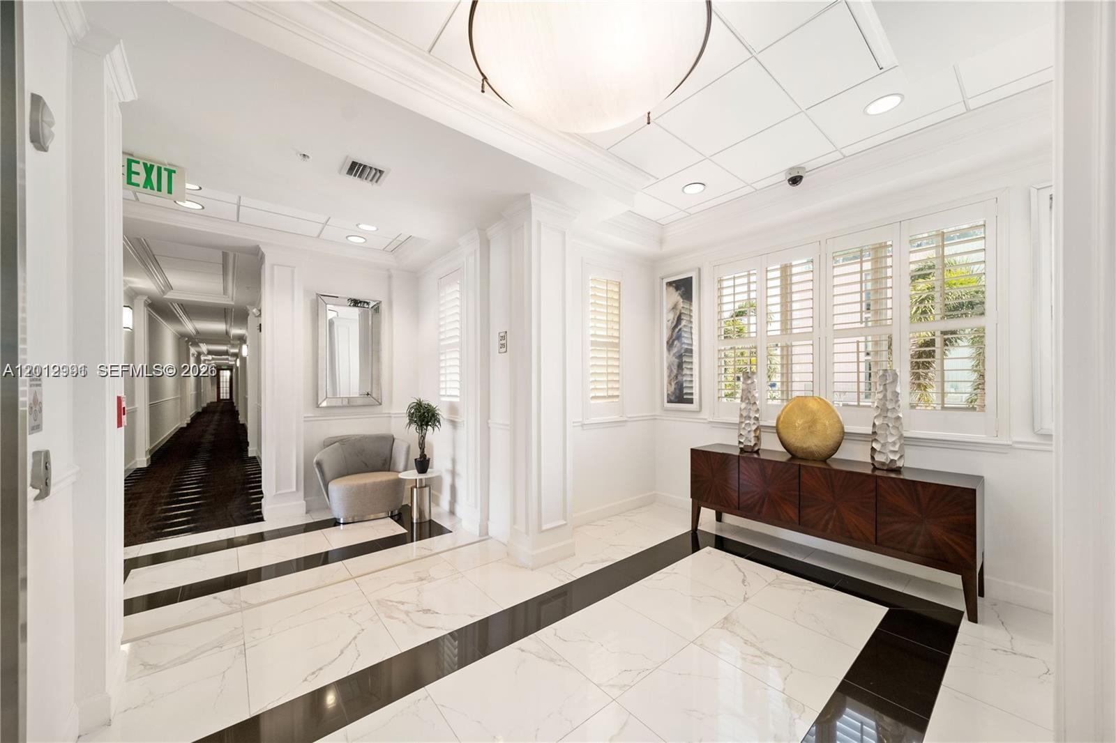 200 NE 2nd Ave # 304