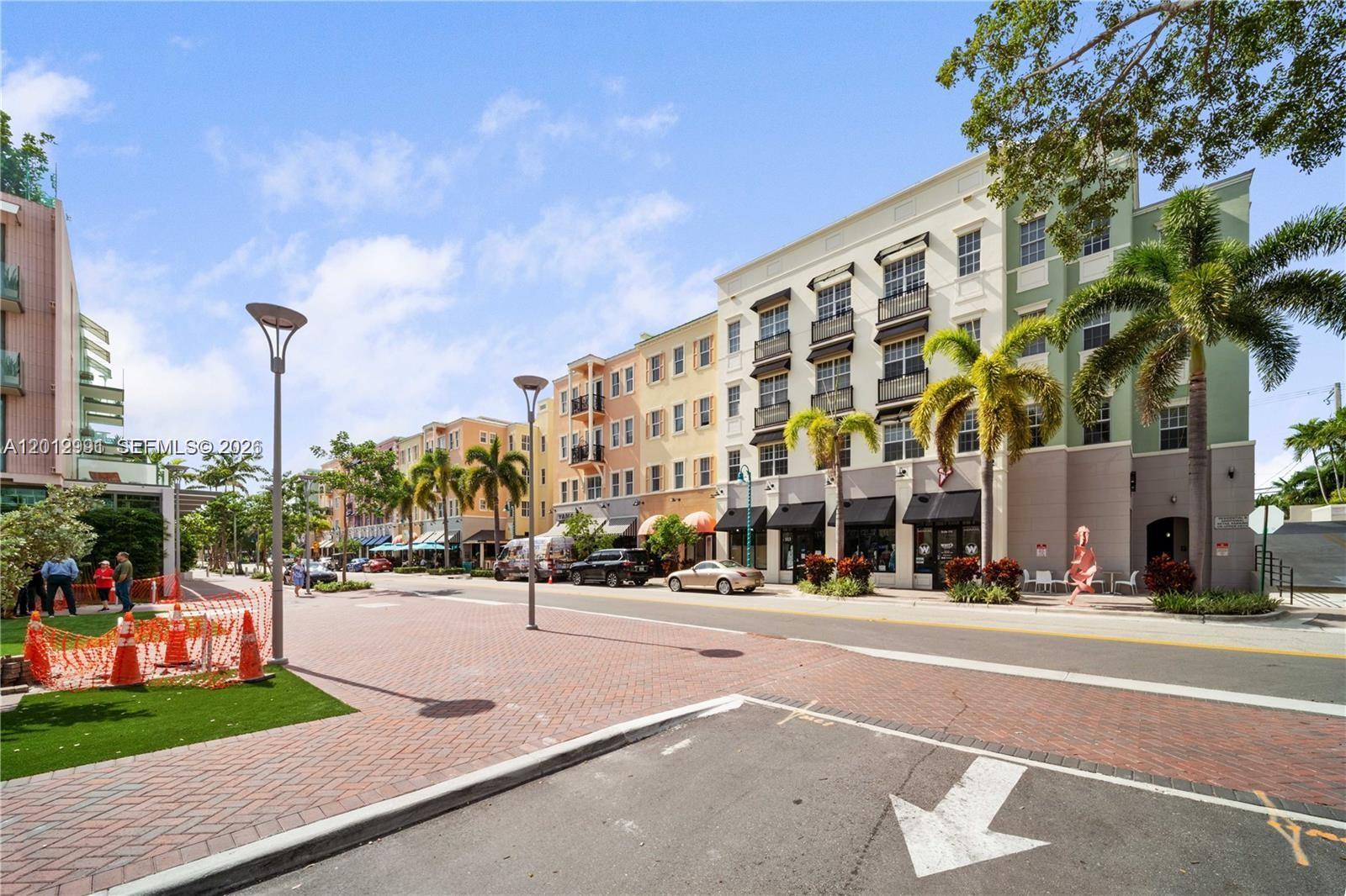 200 NE 2nd Ave # 304