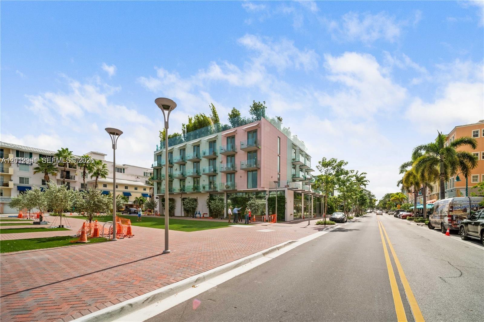 200 NE 2nd Ave # 304