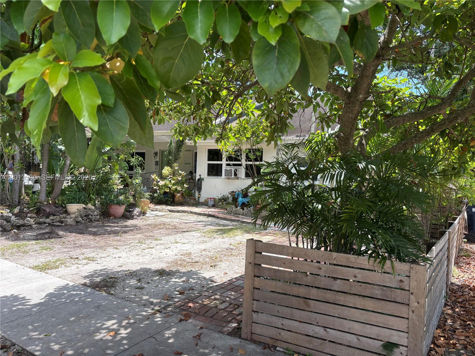 5930 SW 44th Ter