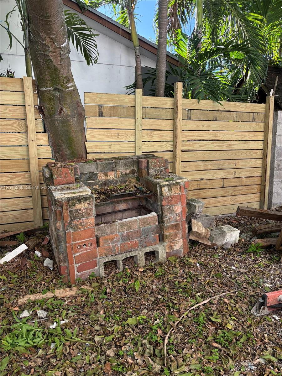 5930 SW 44th Ter