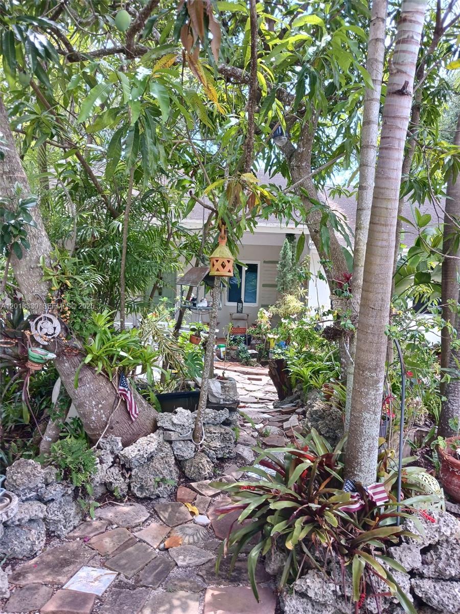 5930 SW 44th Ter