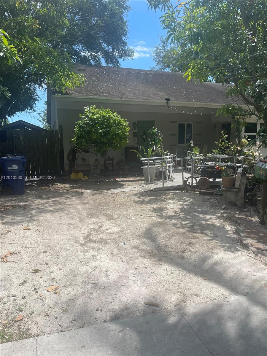 5930 SW 44th Ter