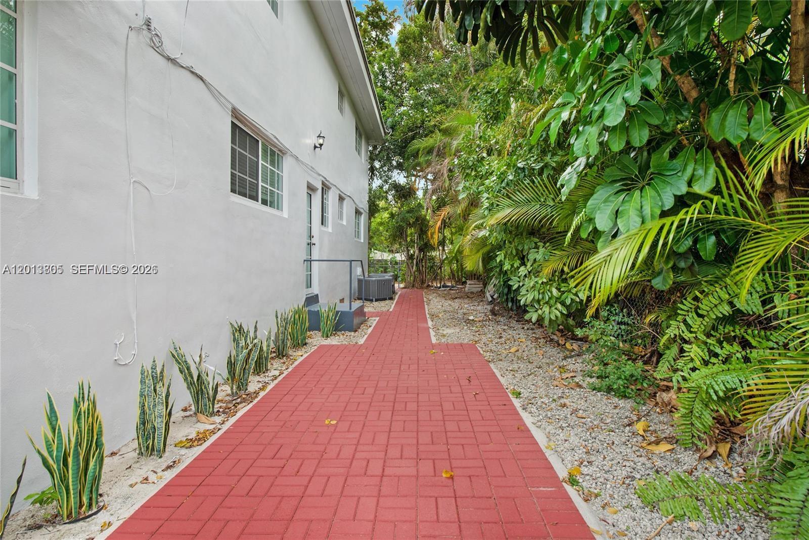 3808 Ponce De Leon Blvd