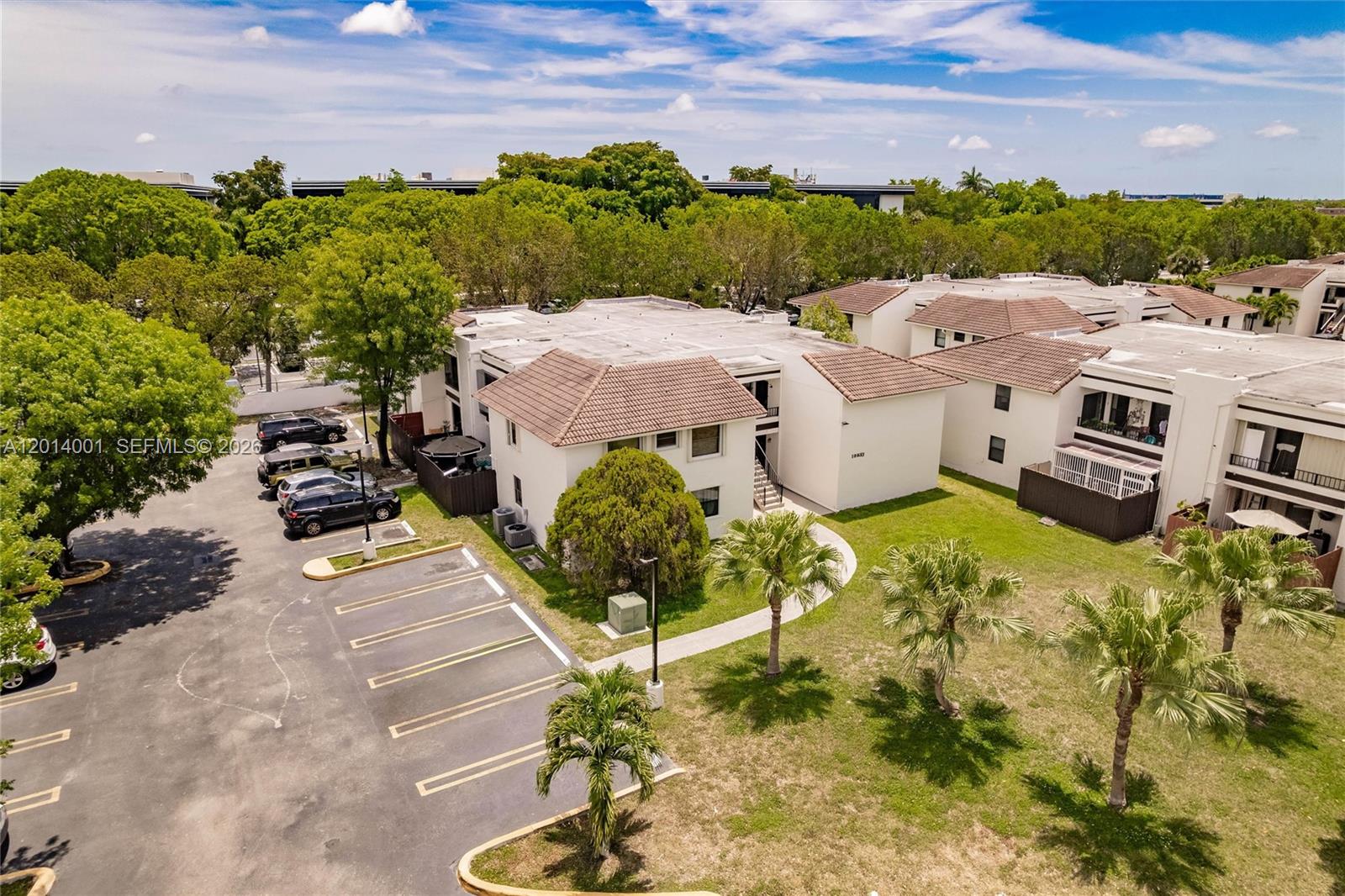 10833 NW 7th St # 22 Unit: 10-22