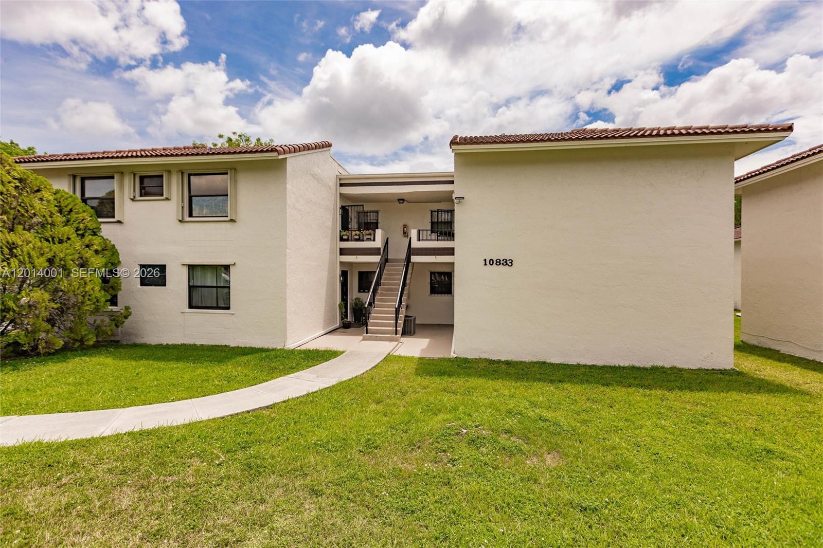 10833 NW 7th St # 22 Unit: 10-22