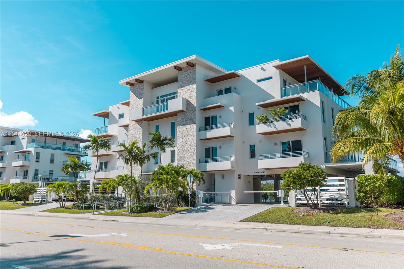 6100 N Ocean Dr # 3N
