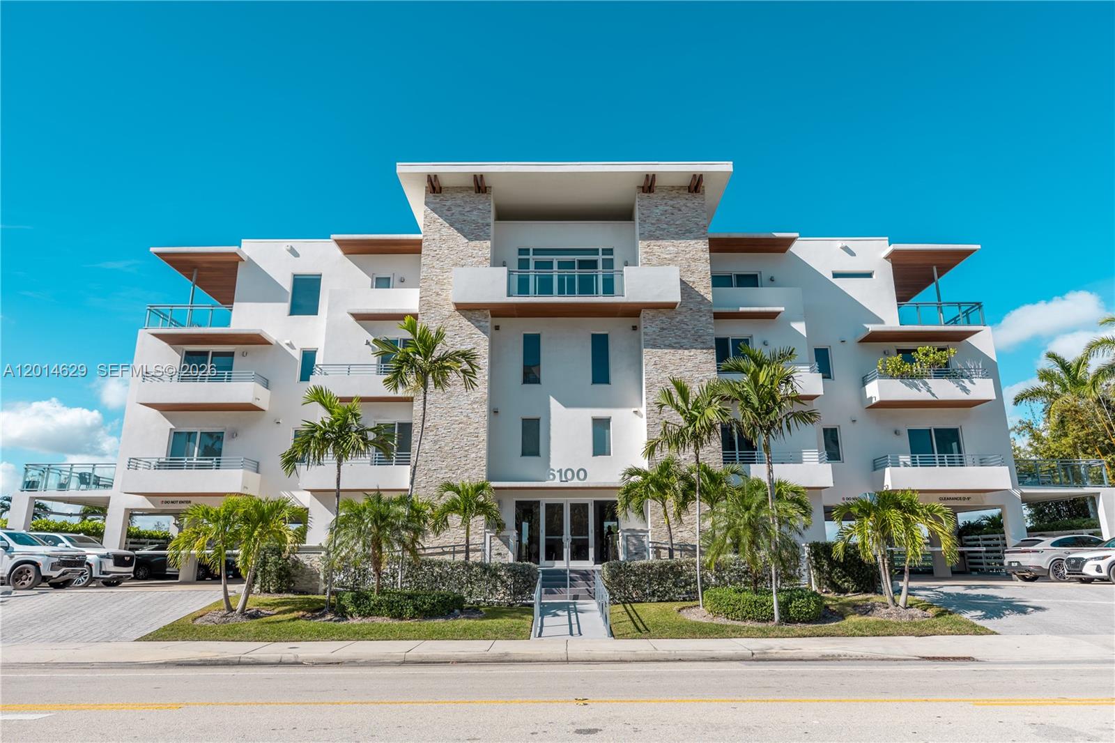 6100 N Ocean Dr # 3N