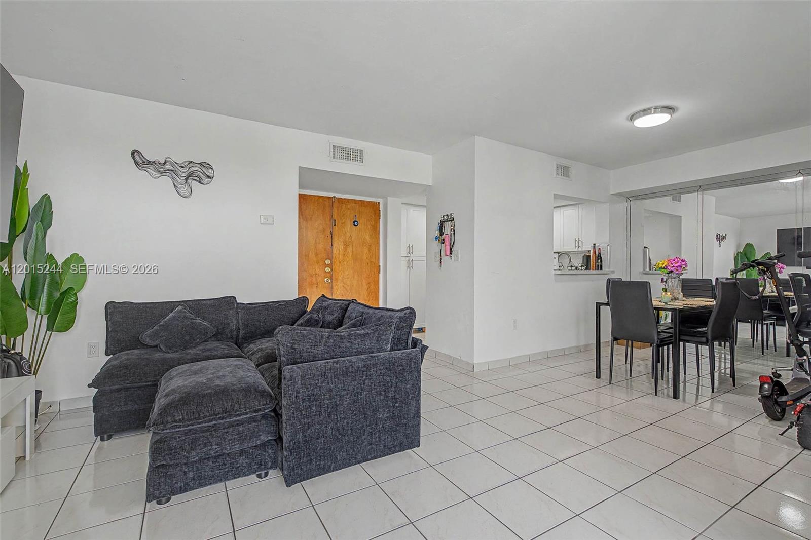 11790 SW 18th St # 3 Unit: 524-3