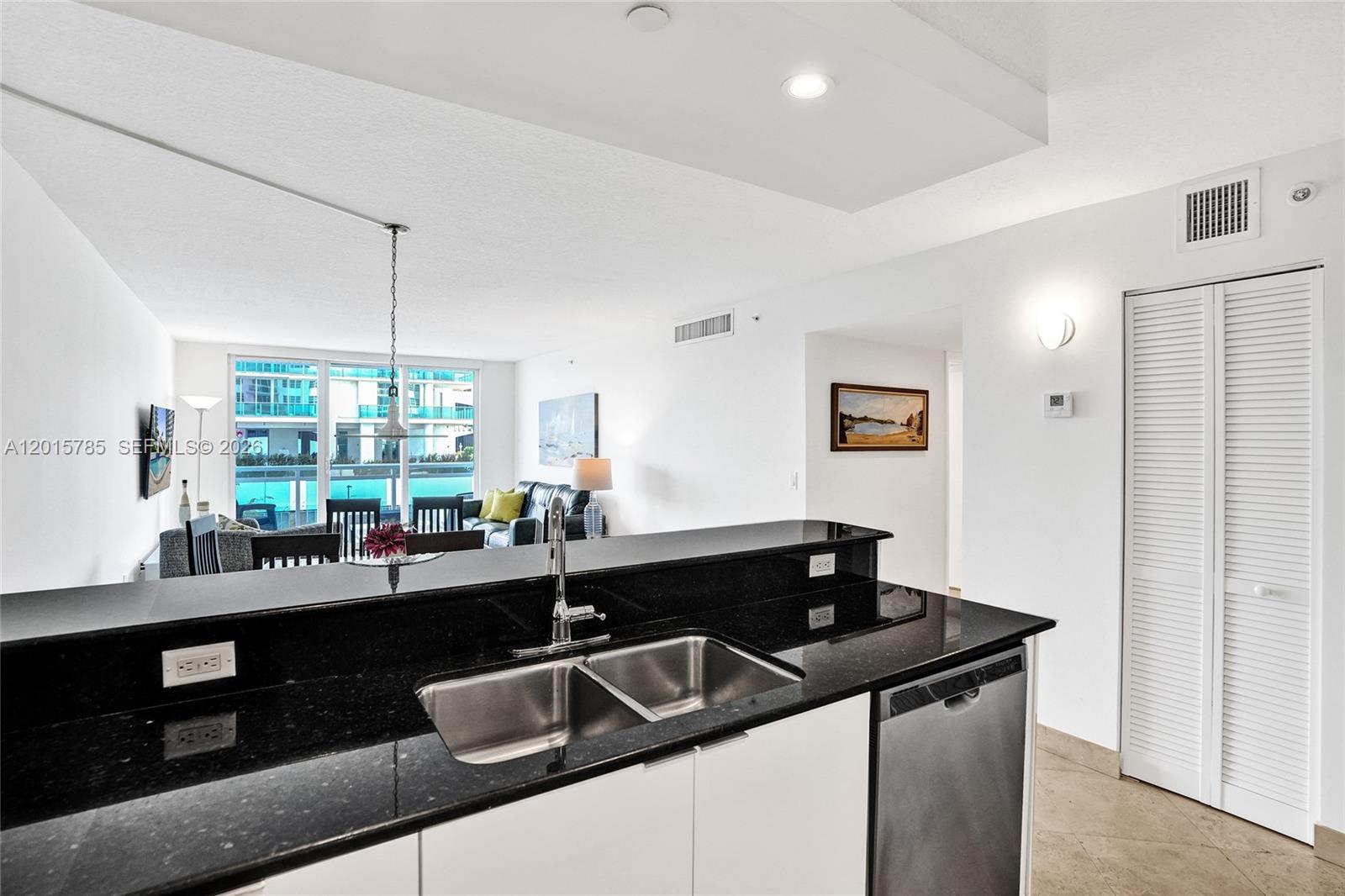 6917 Collins Ave # 503