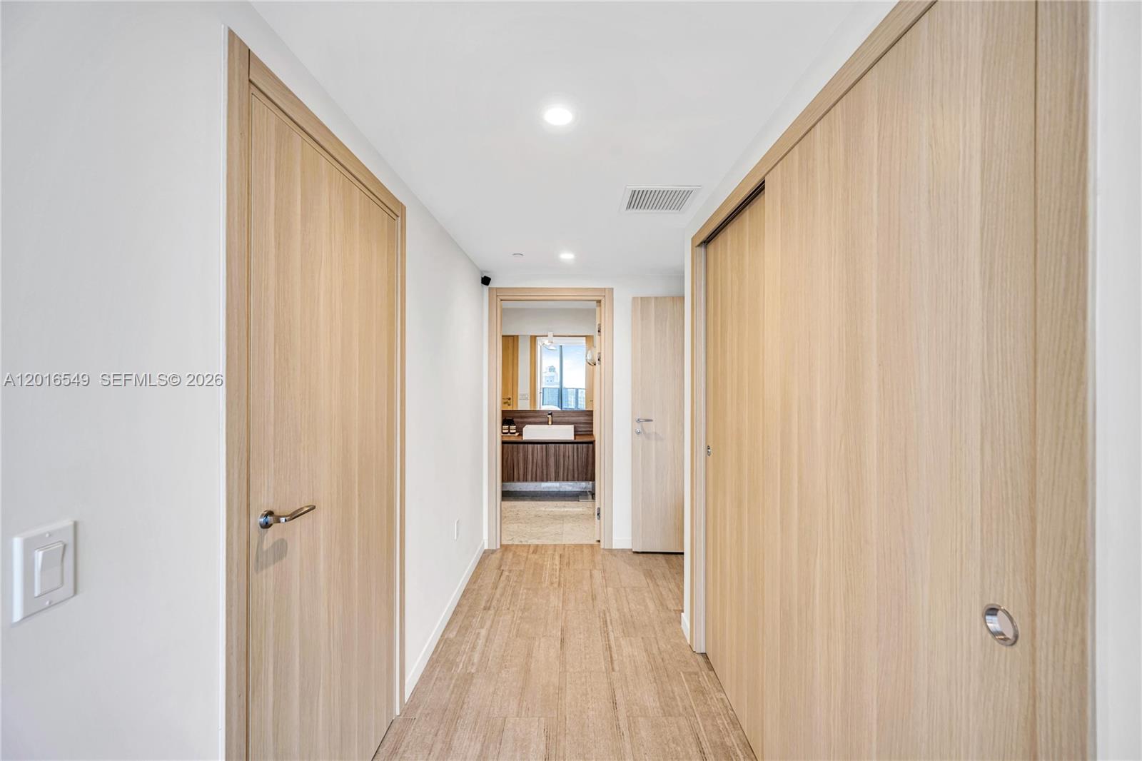 1000 Brickell Plz # 4601
