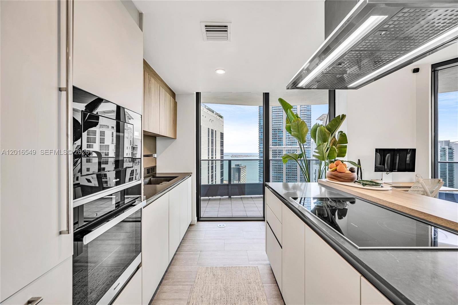1000 Brickell Plz # 4601