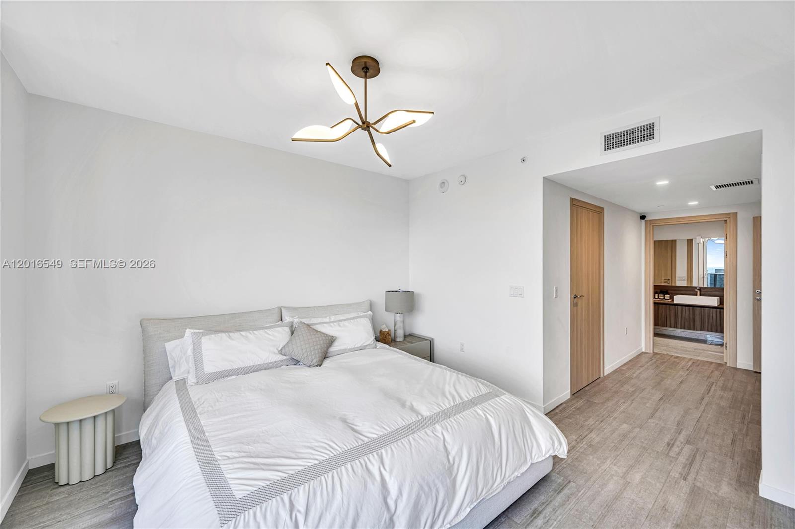 1000 Brickell Plz # 4601